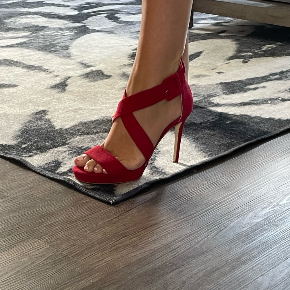 Chinese Laundry Red Strappy heels size 9
